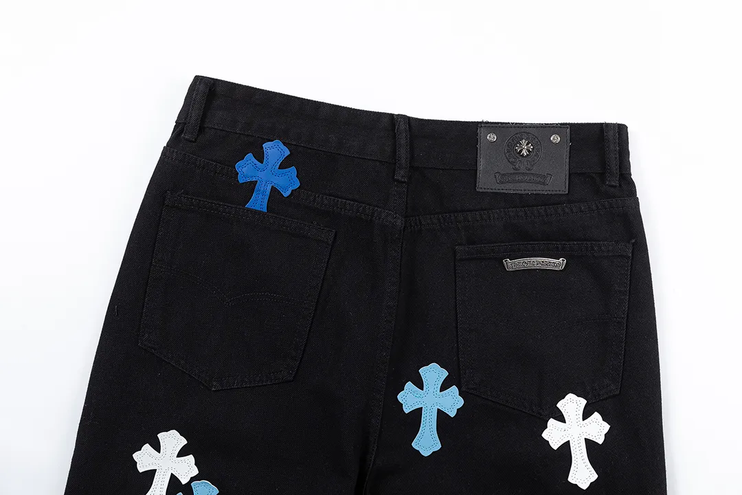 KE951#P230 The only correct leather label version on the market Chrome Hearts CH Cross embroidery distressed jeans Top ceiling quality 100% correct version The correct version is here!  Believe me this must be the best quality you will ever come across! ! Excellent value for money! !  Styles with different washes and textures are very friendly to people with thin legs and thick legs. The straight version is very flattering to the shape of the legs. The moderate length is timeless and easy to match. It is the basis of various styles and a must-have in the wardrobe! ! Add a little stacking to easily control the clean fit trend that has exploded this year. The fabric is stiff but also makes the upper body soft without losing texture. The sides and cuffs of some styles have a bone-wash effect. The vintage flavor pops up all at once. It’s really hard not to love it! ✅Correctly customize the Croxin metal leather label on the back panel. It is not sold directly with the cross on the finished jeans. 1:1 copying strives for excellence and the details are perfectly grasped. ✅The cross leather label is clear and smooth. Exquisite turning top craftsmanship. ✅Buttons, zippers and hardware are all customized versions of the Croxin LOGO. ✅High-cost washing process. Size: 28 30 32 34 36 (5 sizes)